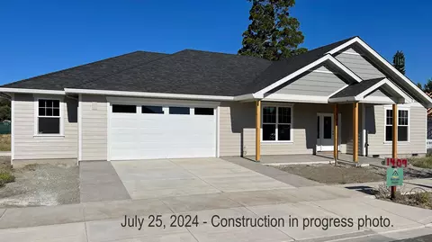 1409 River Run St, Central Point, OR 97502