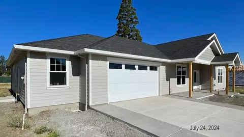 Exterior - 1409 River Run St, Central Point, OR 97502 photo 2 of 17