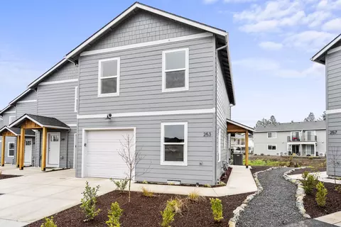 253 Dano Dr, Phoenix, OR 97535