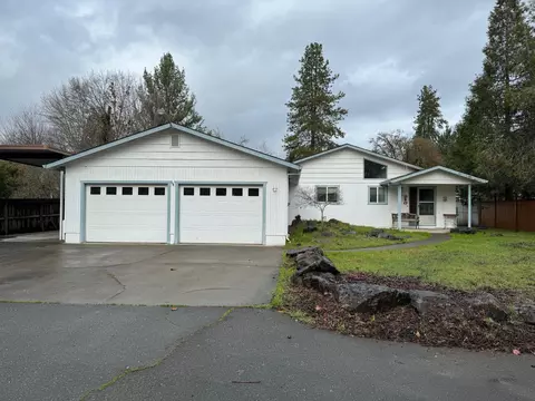 414 NW Manzanita Ave, Grants Pass, OR 97526