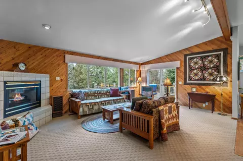 60290 Woodside Loop, Bend, OR 97702 photo 11