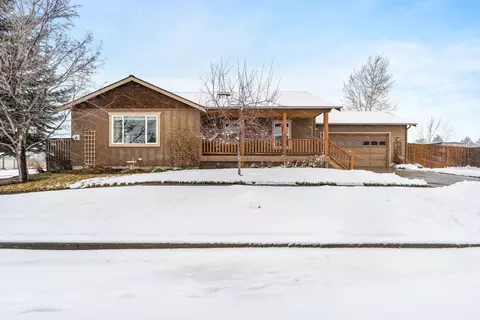 2902 NE Pinnacle Pl, Bend, OR 97701