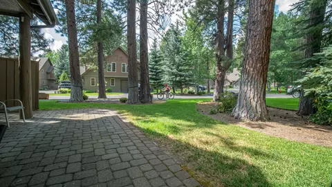 57406 Sun Eagle Ln #2, Sunriver, OR 97707 photo 30