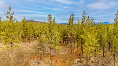 19131 Concannon Dr, Bend, OR 97703 photo 3
