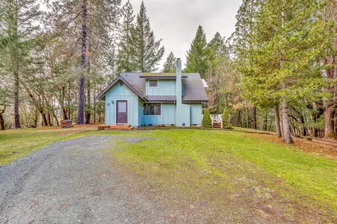 331 Opal Ln, Grants Pass, OR 97526