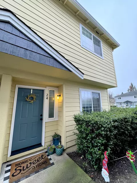 2030 Brookhurst St #24, Medford, OR 97504