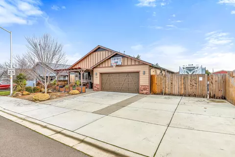 408 Sienna Hills Dr, Eagle Point, OR 97524 photo 1