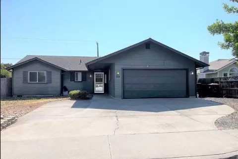 630 NW 19th Pl, Redmond, OR 97756