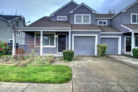 156 Crocker St, Ashland, OR 97520