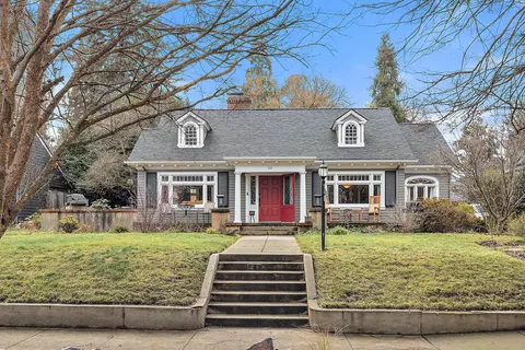828 Minnesota Ave, Medford, OR 97504