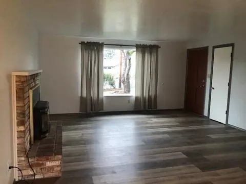 1002 NE Fall Dr, Grants Pass, OR 97526 photo 3
