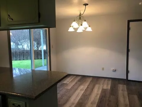 1002 NE Fall Dr, Grants Pass, OR 97526 photo 11