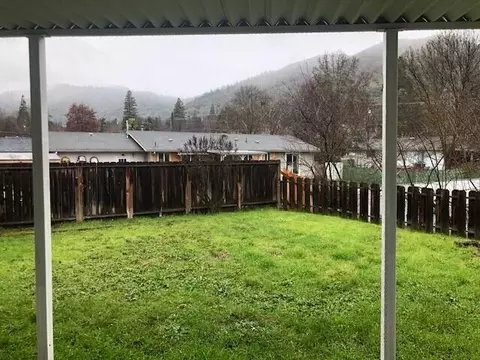 1002 NE Fall Dr, Grants Pass, OR 97526 photo 29