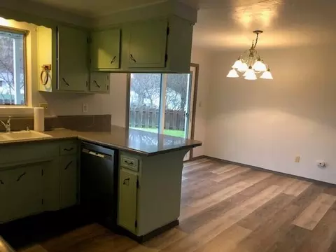 1002 NE Fall Dr, Grants Pass, OR 97526 photo 10