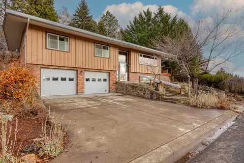 900 Loma Linda Dr, Klamath Falls, OR 97601