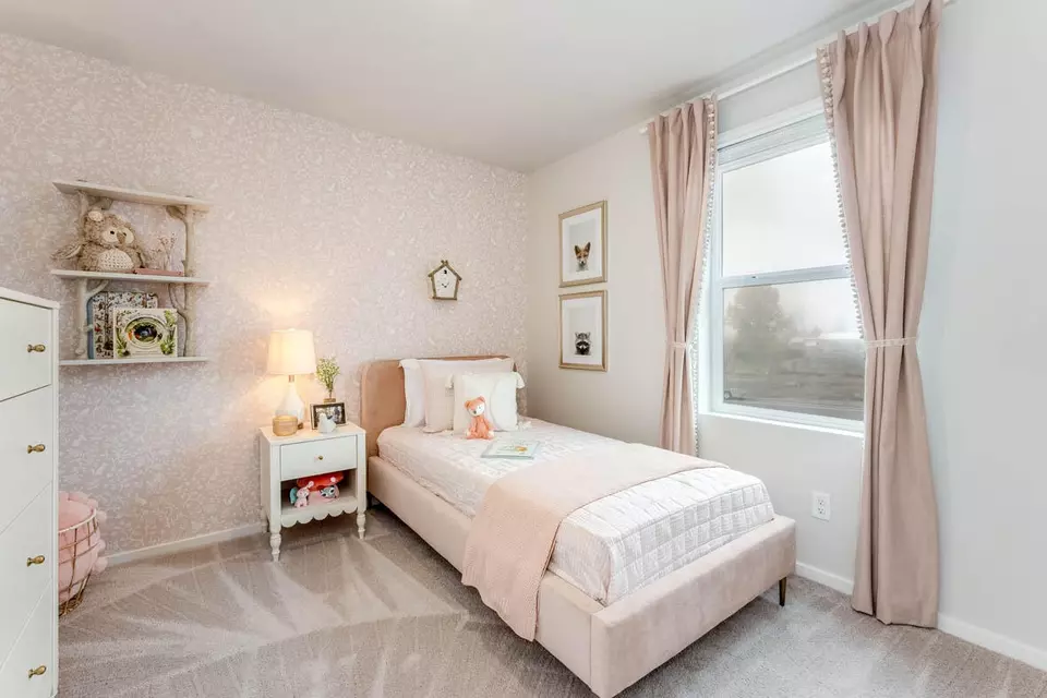 Bedroom - 2791 Bear Cub Dr # 0028, Medford, OR 97501 photo 1 of 7