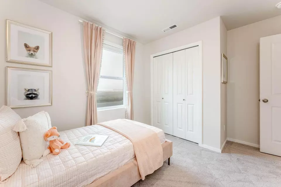 Bedroom - 2791 Bear Cub Dr # 0028, Medford, OR 97501 photo 2 of 7