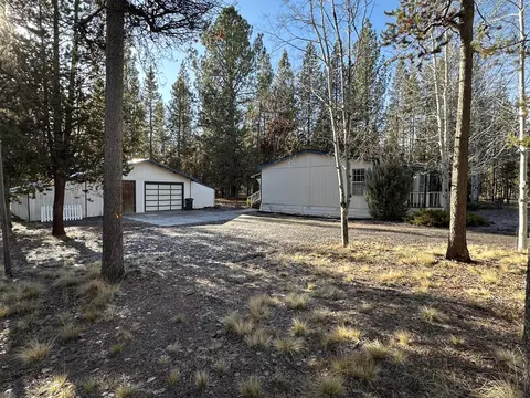 16865 Indigo Ln, Bend, OR 97707