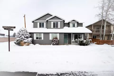 170 E Park Pl, Sisters, OR 97759 photo 2