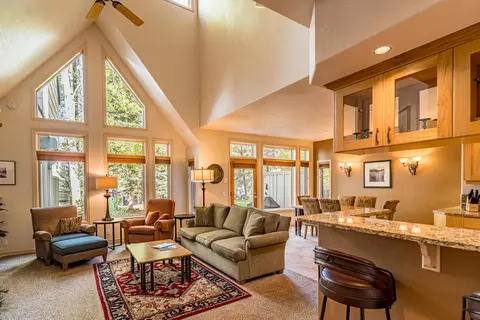 57070 Peppermill Cir #32-F, Sunriver, OR 97707