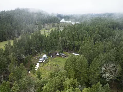 265 Mcmullen Crk, Selma, OR 97538