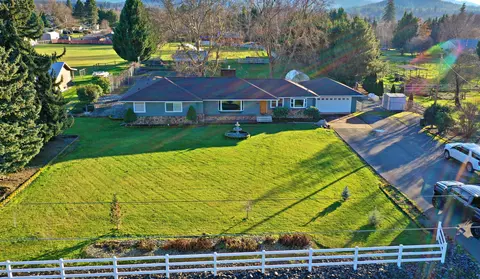 2855 S River Rd, Grants Pass, OR 97527