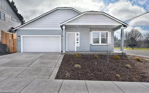 3674 Ford Dr #304, Medford, OR 97504