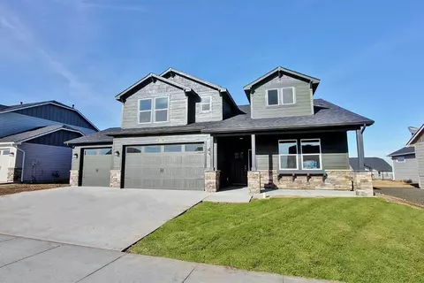 2754 High Cedars Ln #143, Medford, OR 97504