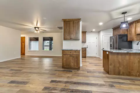 408 Westwind Cir, Eagle Point, OR 97524 photo 8
