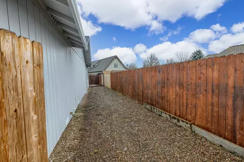 408 Westwind Cir, Eagle Point, OR 97524 photo 5