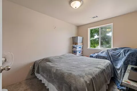 365 Jans Ct, Central Point, OR 97502 photo 16