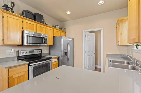 365 Jans Ct, Central Point, OR 97502 photo 10
