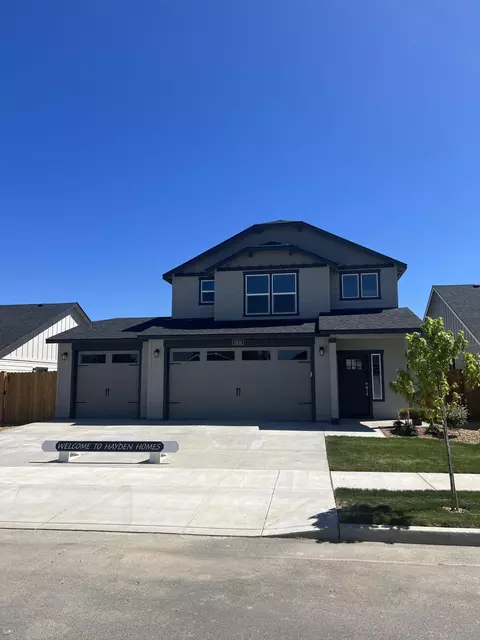 2458 NW Upas Way #136, Redmond, OR 97756
