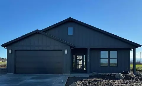3738 Durst St, Medford, OR 97504
