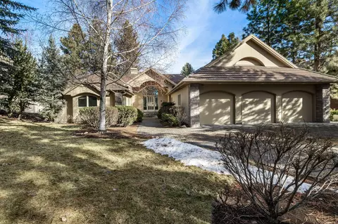 19546 Green Lakes Loop, Bend, OR 97702