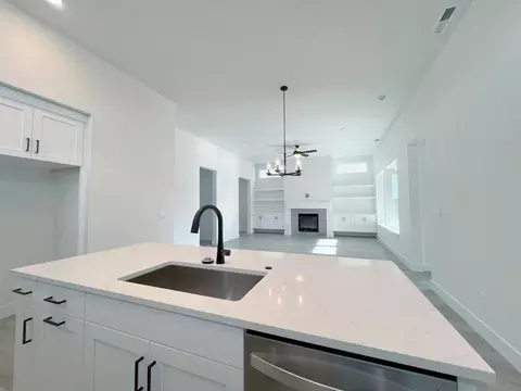 3025 NE Nipper Dr #256, Bend, OR 97701