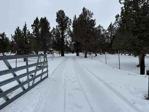 19285 Dusty Loop, Bend, OR 97703 photo 37