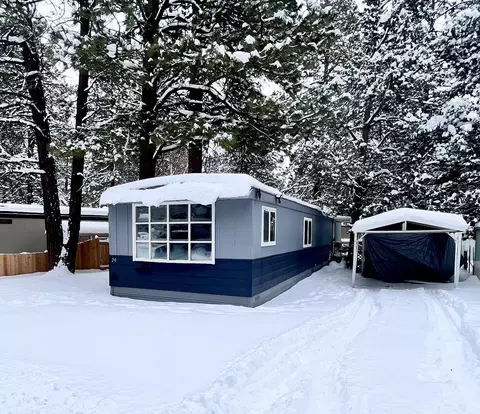 61040 S Queens Dr #20, Bend, OR 97702