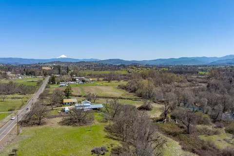 895 Nick Young Rd, Eagle Point, OR 97524 photo 9