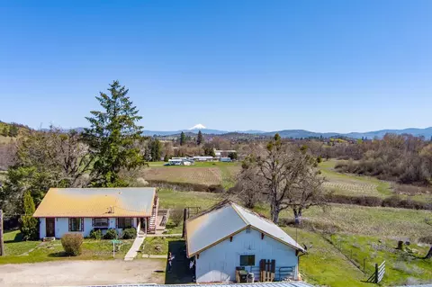 895 Nick Young Rd, Eagle Point, OR 97524 photo 12
