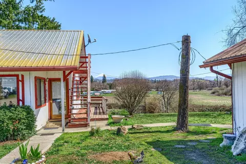 895 Nick Young Rd, Eagle Point, OR 97524 photo 18