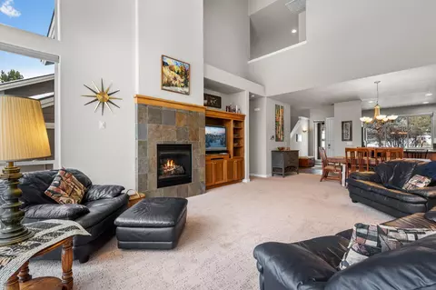 10576 Village Loop, Redmond, OR 97756