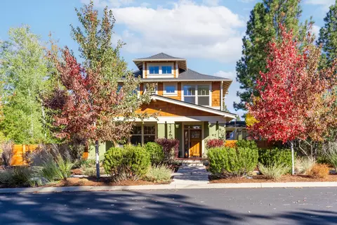 2146 NW Clearwater Dr, Bend, OR 97703