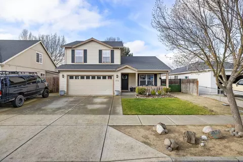 771 Spring Valley Dr, Medford, OR 97501