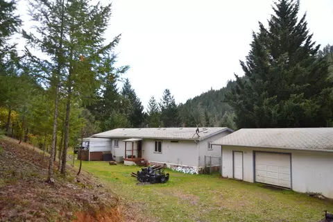 484 Brimstone Rd, Wolf Creek, OR 97497