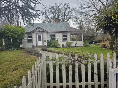 2316 E Main St, Medford, OR 97504