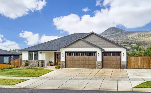 4777 Hathaway Dr, Medford, OR 97504