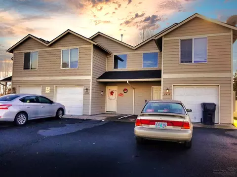 2428 SW Wickiup Ct, Redmond, OR 97756
