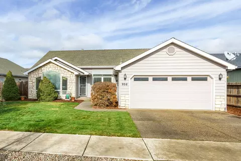956 Birmingham St, Medford, OR 97501