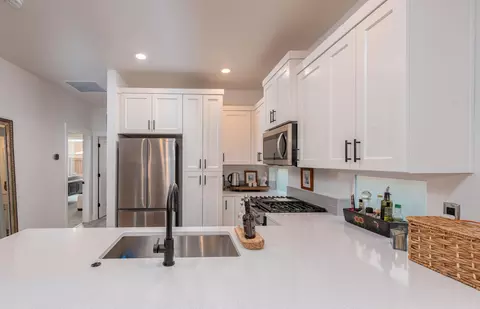 3887 NE Oakside Loop, Bend, OR 97701 photo 6